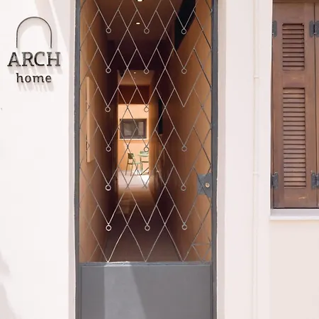 Arch Home, Luxury With Private Parking