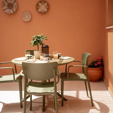 Arch Home, Luxury With Private Parking Σπίτι διακοπών *