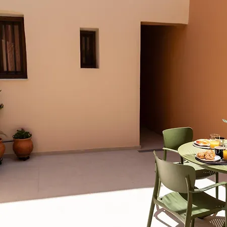 Arch Home, Luxury With Private Parking Σπίτι διακοπών