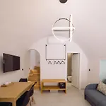 Arch Home, Luxury With Private Parking خانيا