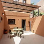 Arch Home, Luxury With Private Parking بيت للعطل *