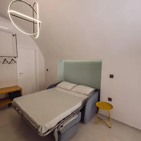 Arch Home, Luxury With Private Parking 干尼亞