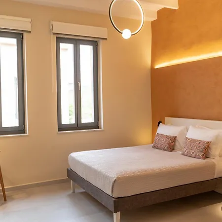 Arch Home, Luxury With Private Parking * 하니아