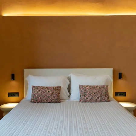 펜션 Arch Home, Luxury With Private Parking 하니아