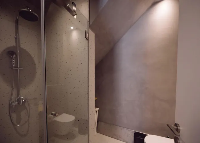 Arch Home, Luxury With Private Parking Дом отдыха *