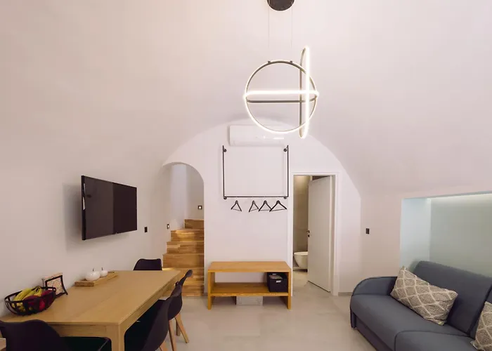 Arch Home, Luxury With Private Parking La Canée