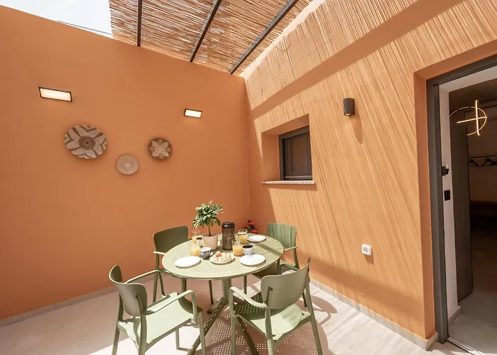 Arch Home, Luxury With Private Parking Hébergement de vacances