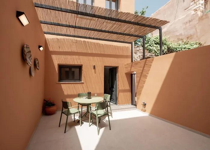 Arch Home, Luxury With Private Parking Дом отдыха *