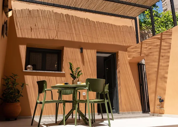 Arch Home, Luxury With Private Parking Ханья