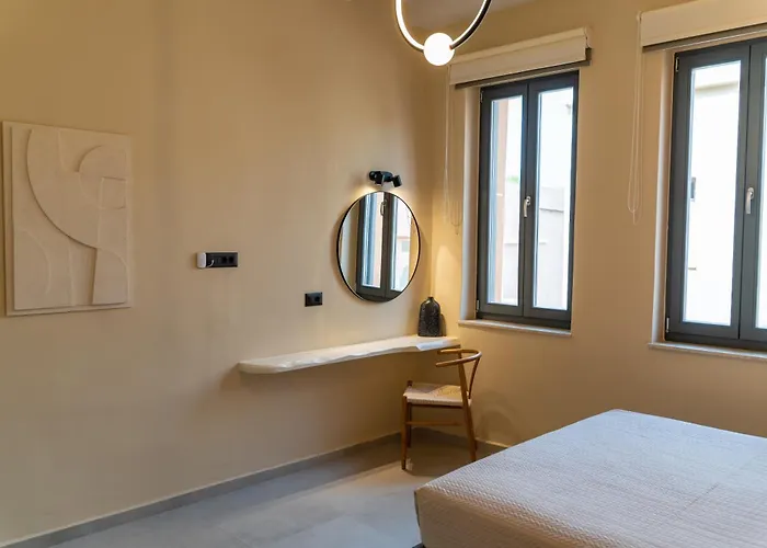 Hébergement de vacances Arch Home, Luxury With Private Parking