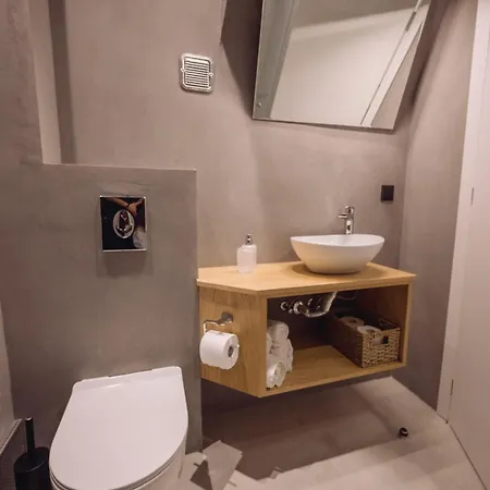 Arch Home, Luxury With Private Parking خانيا