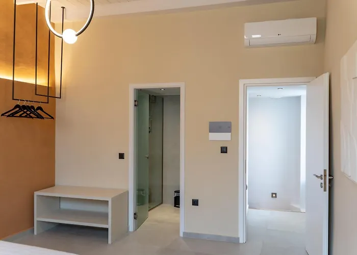 Arch Home, Luxury With Private Parking ハニア